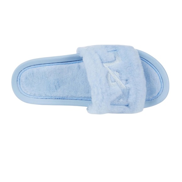 APL Athletic Propulsion Lab Shearling slides.
NWT New with tags. Ice blue size 9 - Picture 2 of 9